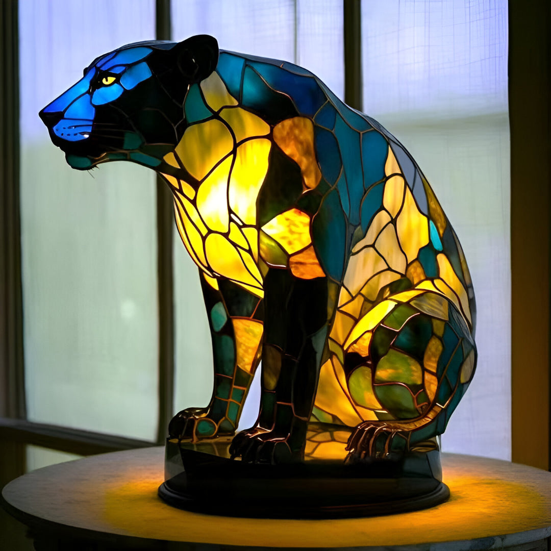 Pantera Misteriosa – Luminária Artesanal em Vitral
